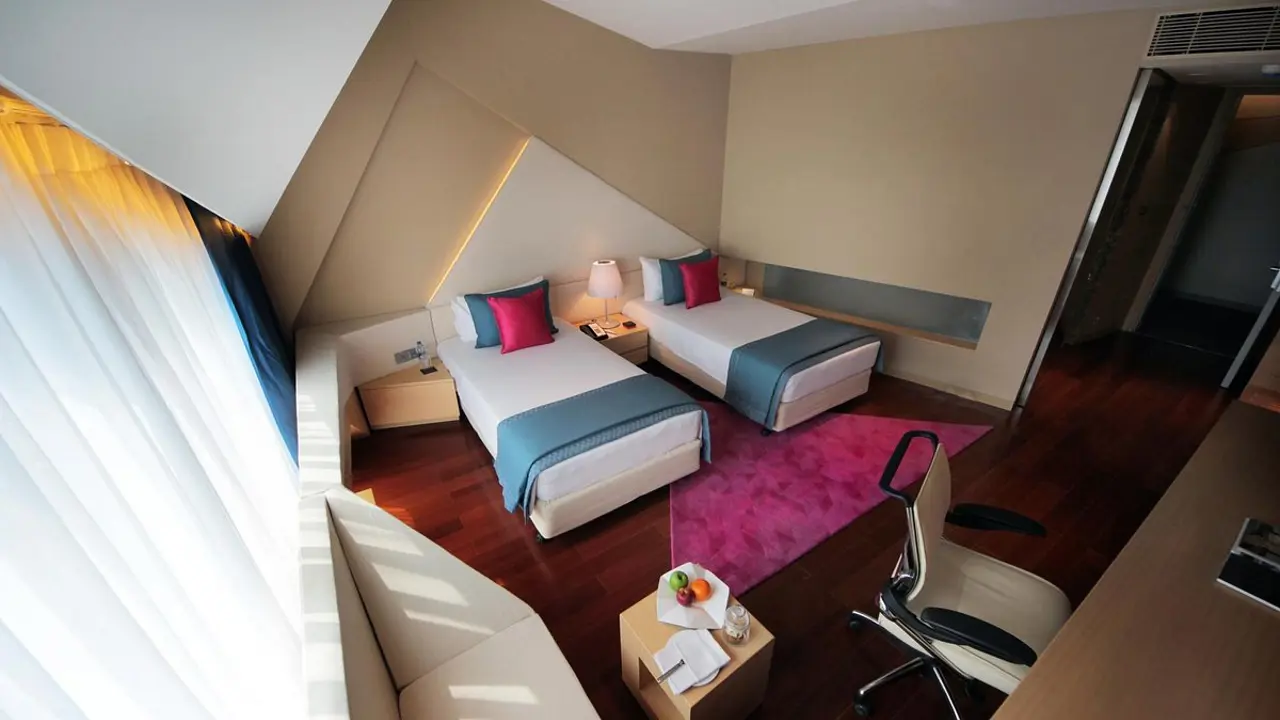 Taj Vivanta, Delhi, bedroom
