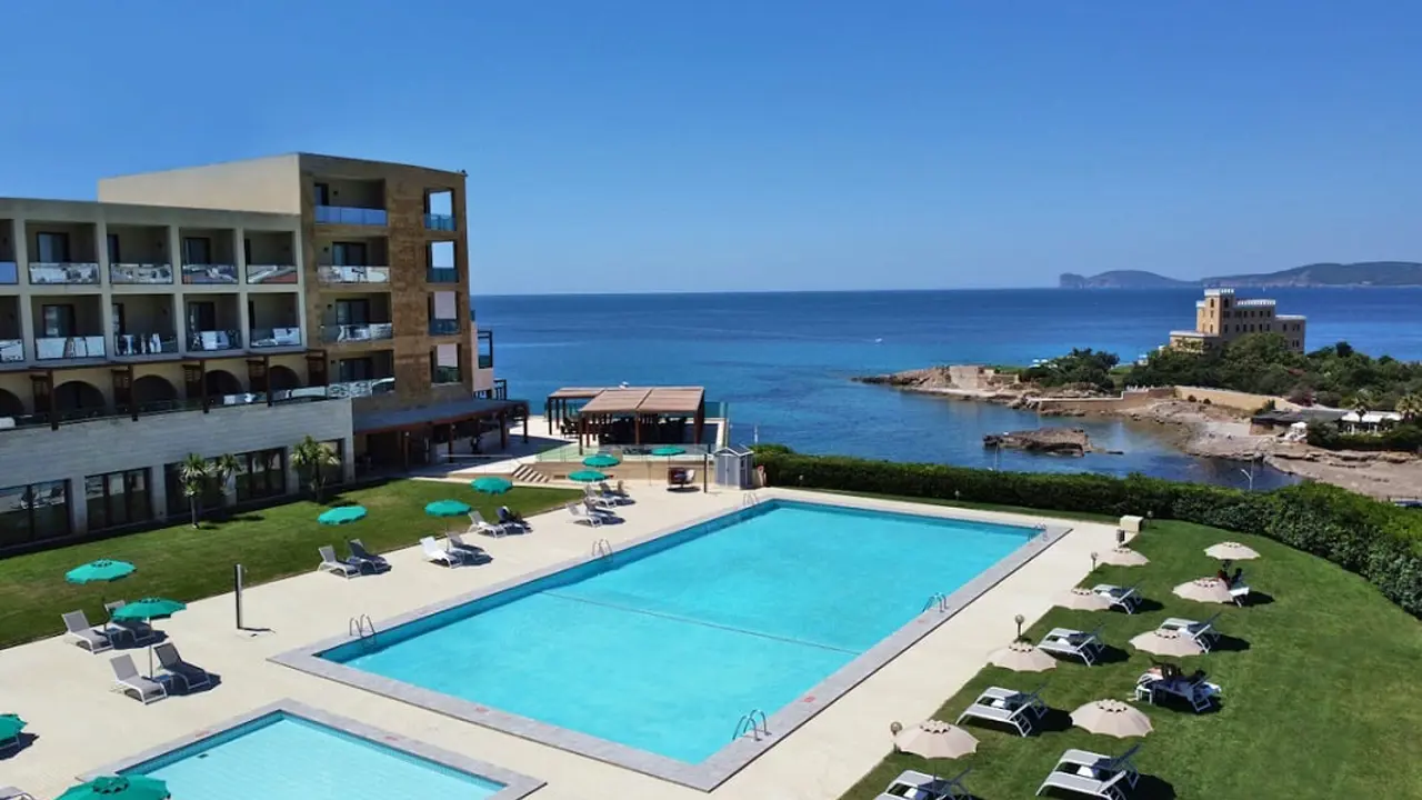 Hotel Carlos V Alghero, Alghero, pool view