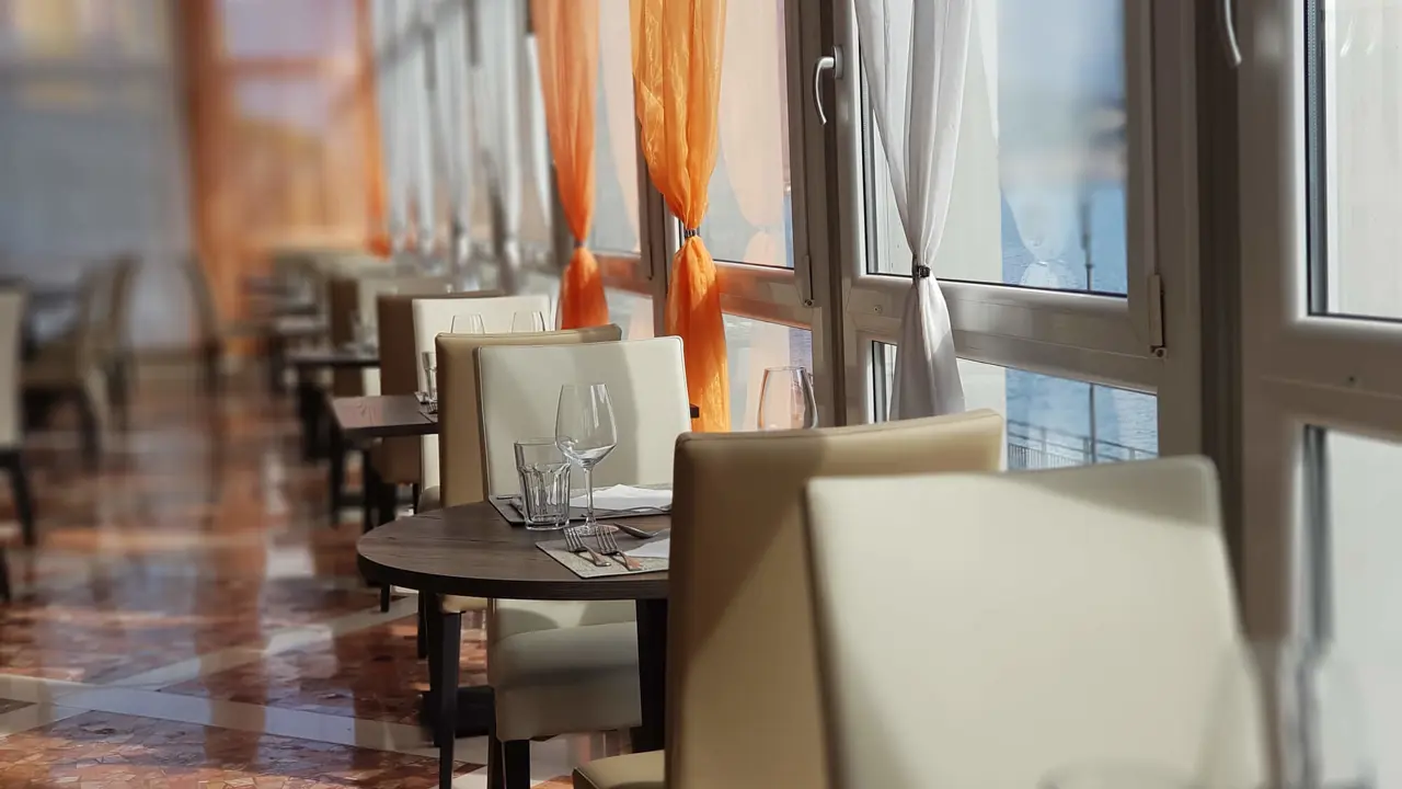 Hotel Bazzoni, Tremezzo, Dining