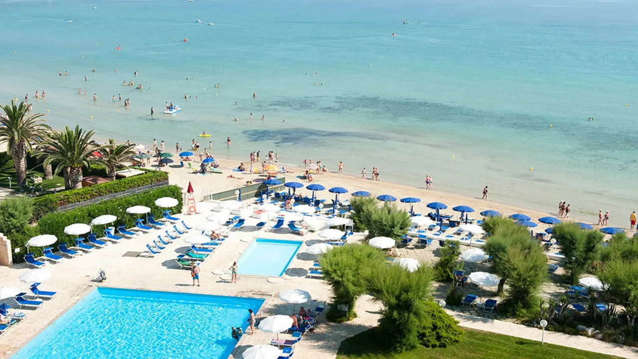 Hotel Del Levante, Torre Canne, pool and beach