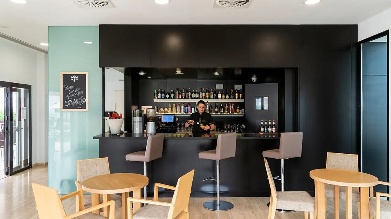 Parador De Antequera, Antequera, Bar
