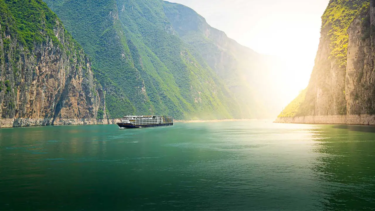 Victoria Cruises, Yangtze River