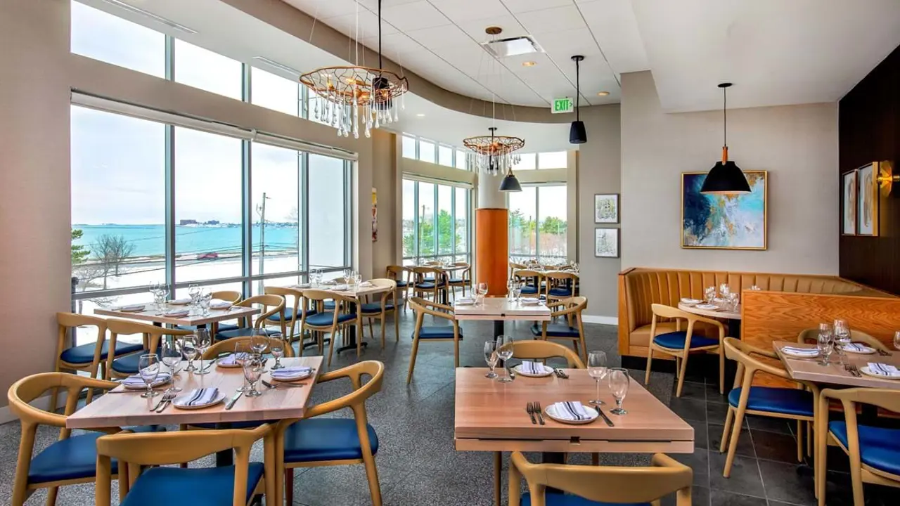 SpringHill Suites Revere Beach, Revere, dining