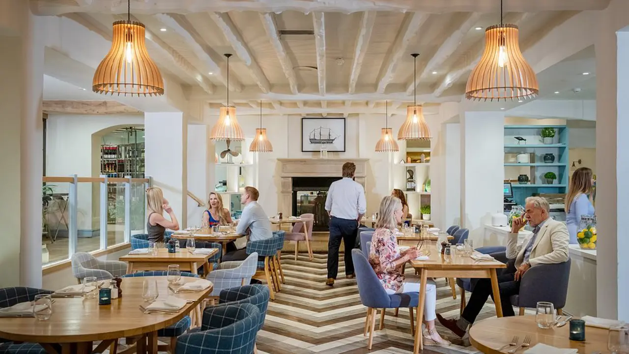 Solent Hotel And Spa, Whiteley, Dining