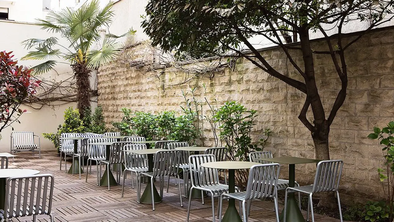 Hotel Rosalie, Paris, Garden Tables