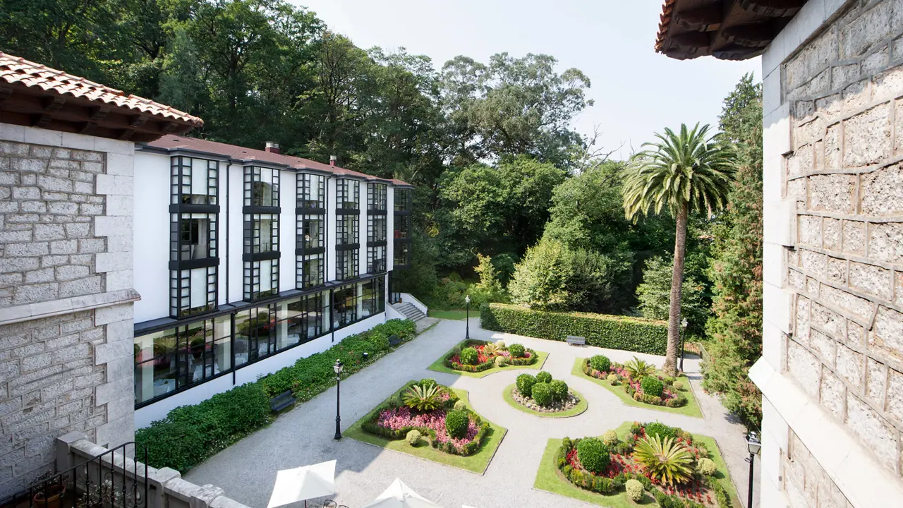 Parador de Limpias, Courtyard