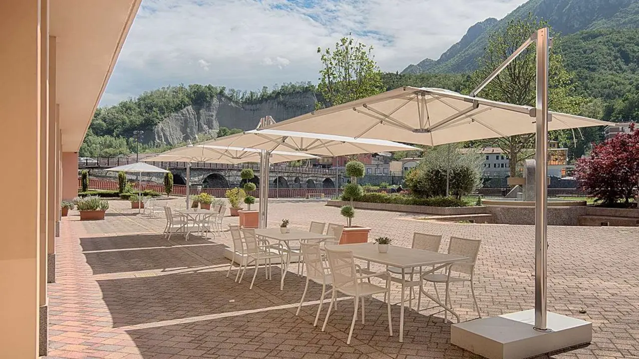 Hotel NH Lecco Pontevecchio, Lecco, Terrace