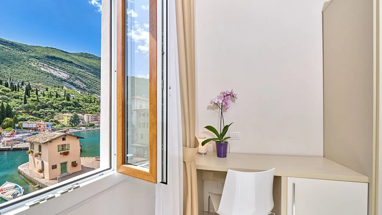 Hotel Geier, Torbole, Bedroom View