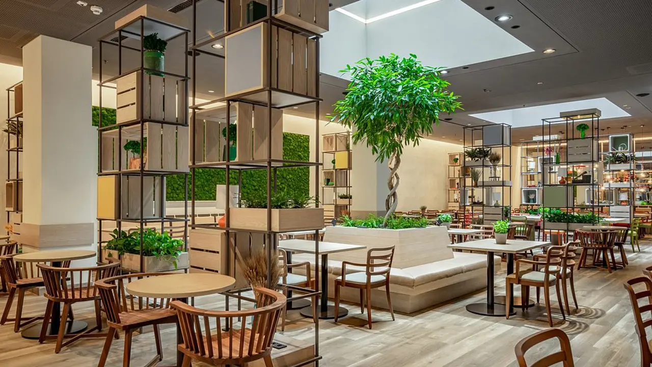 Intercityhotel, Budapest, dining