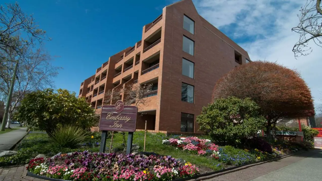 The Embassy Inn, Victoria, exterior