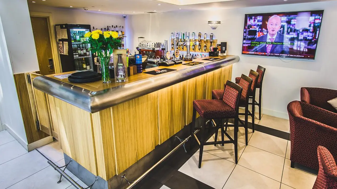 Mannin Hotel, Douglas, Bar