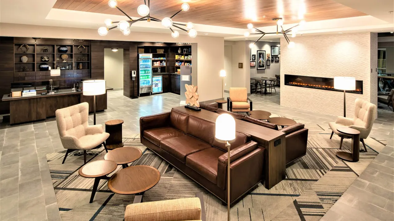 Four Points By Sheraton, Albany, lobby