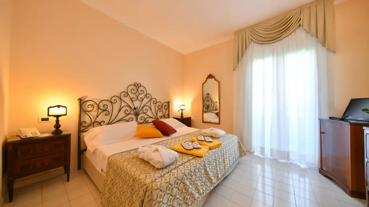 Grand Hotel Terme Di Augusto, Ischia, Bedroom