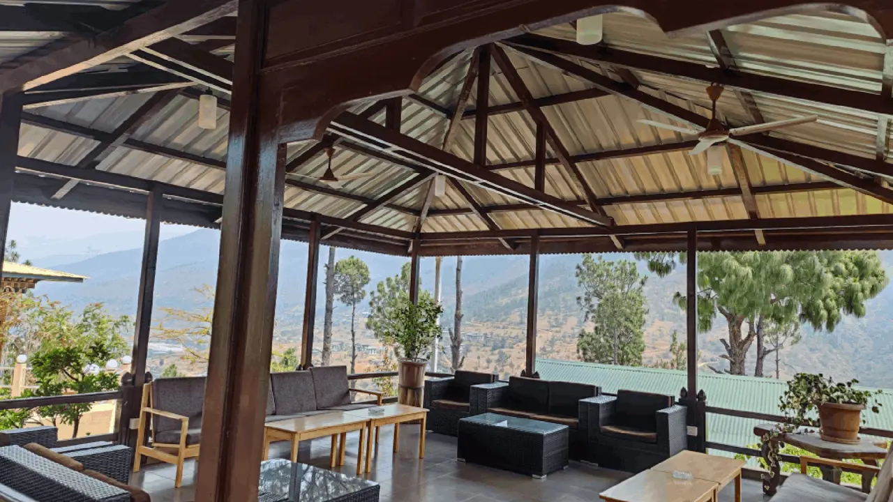 Meri Puensum Resort, Punakha, gazebo