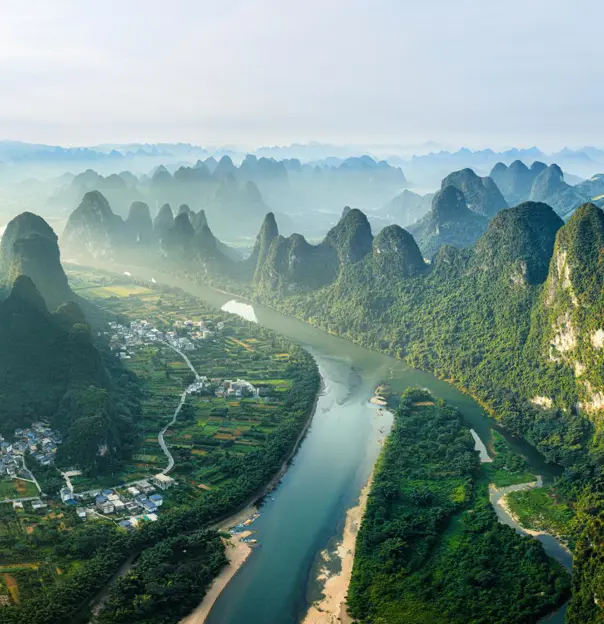 River Li and karst mountains, Guilin, Yangshuo, Guangxi Province, China