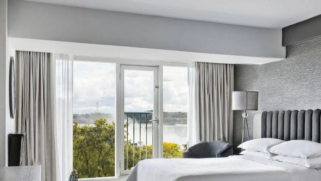 Sheraton Fallsview Hotel, Niagara Falls, bedroom