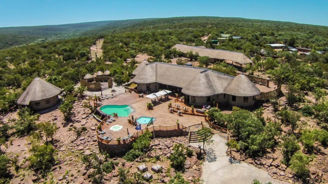 On Safari in South Africa – Rhino West Lodge with Three-night Cape Town Extension