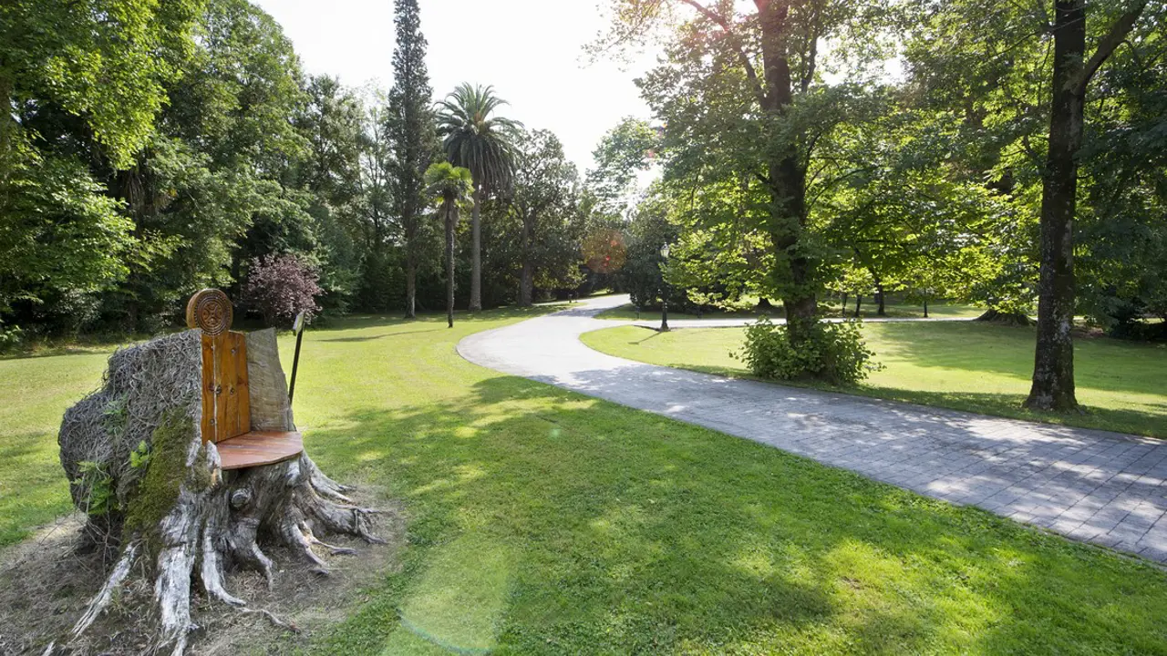 Parador de Limpias, Limpias, garden