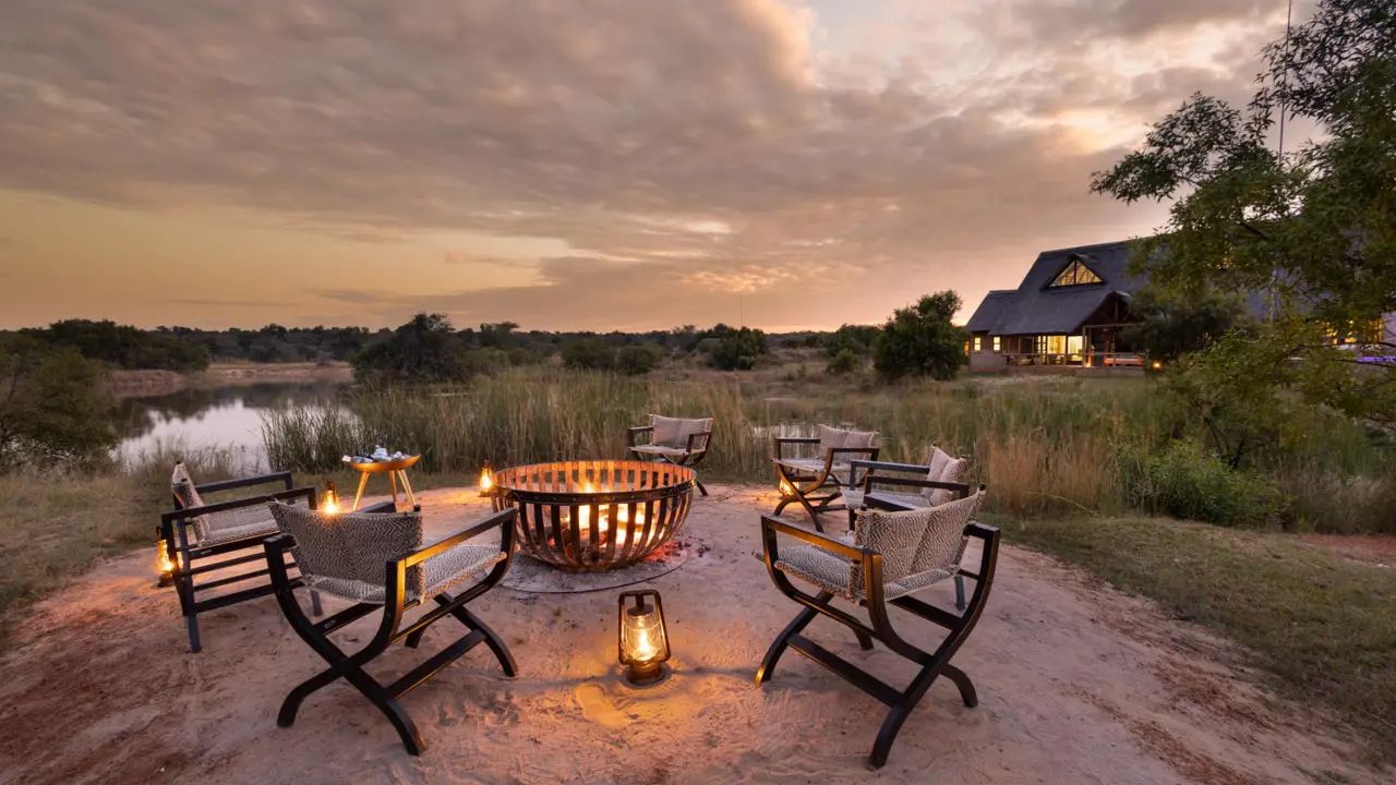 Kingfisher Villa Suites, Mabula Game Reserve, boma area