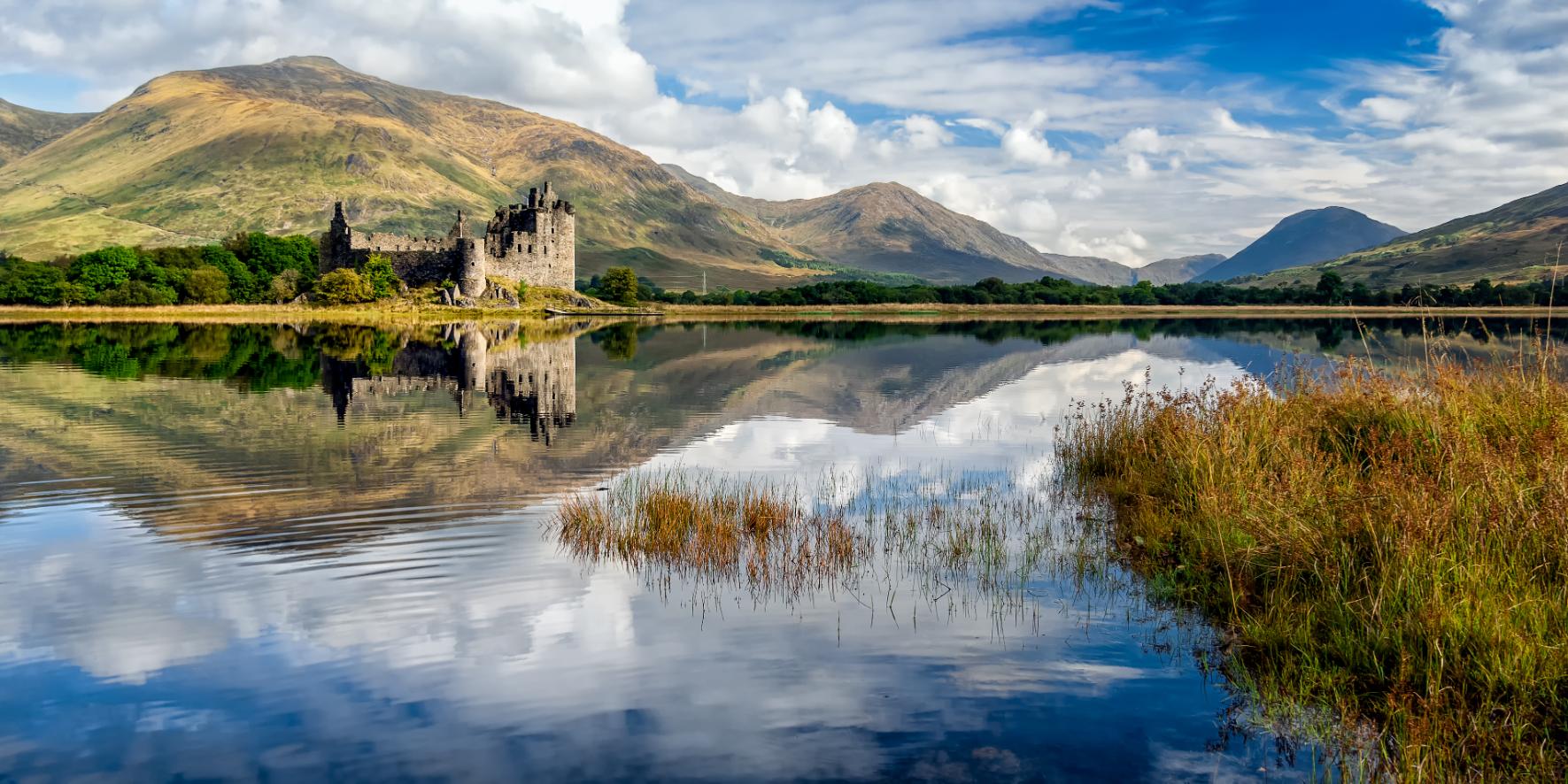 Sh_1265176723 The Ruins of Kilchurn Castle, Loch Awe, Scottish Highlands, Scotland