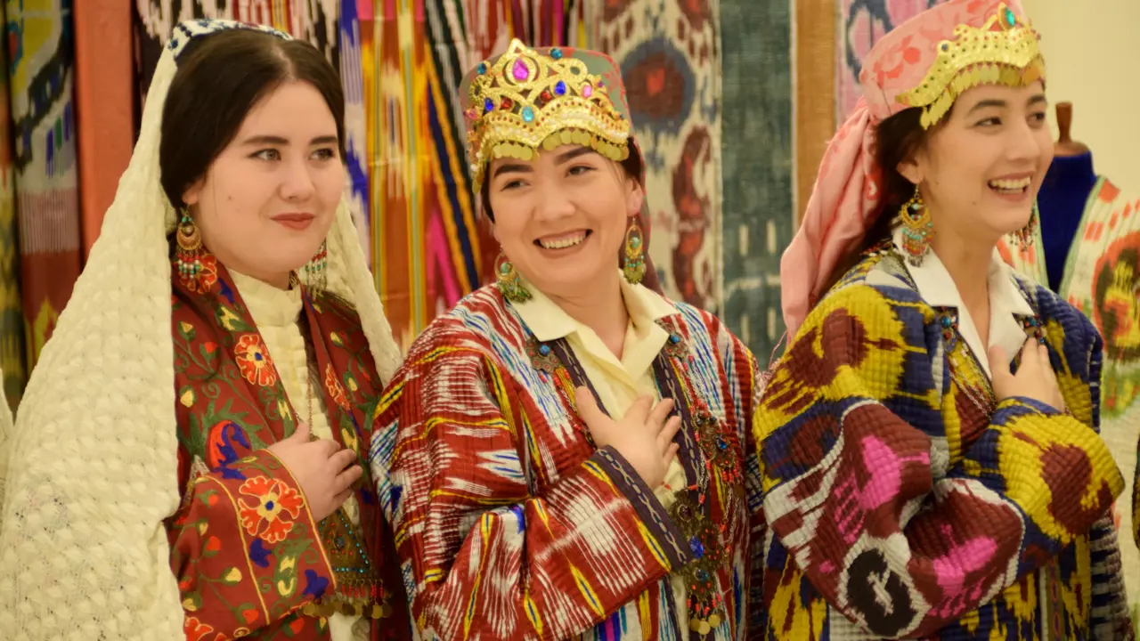 Uzbekistan traditional dress