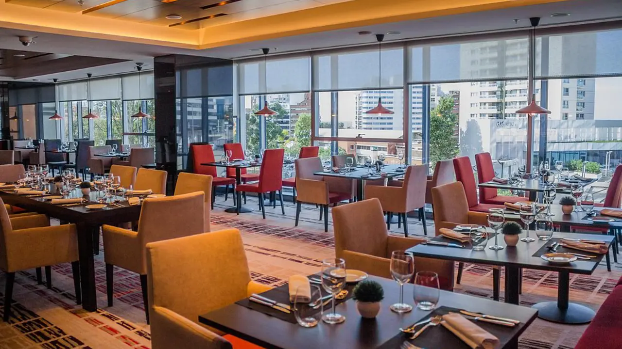 Hilton Garden Inn Montevideo, Montevideo, dining