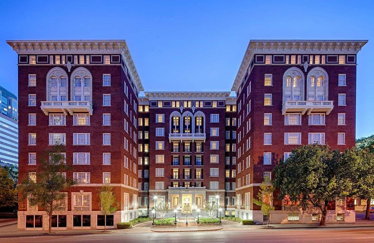 Doubletree Tutwiler, Birmingham, exterior