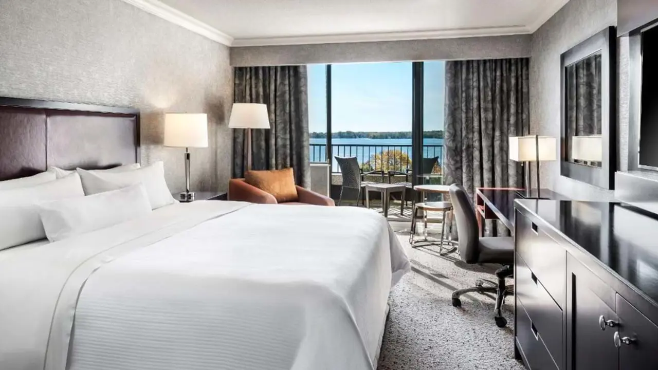 The Westin Harbour Castle, Toronto, bedroom