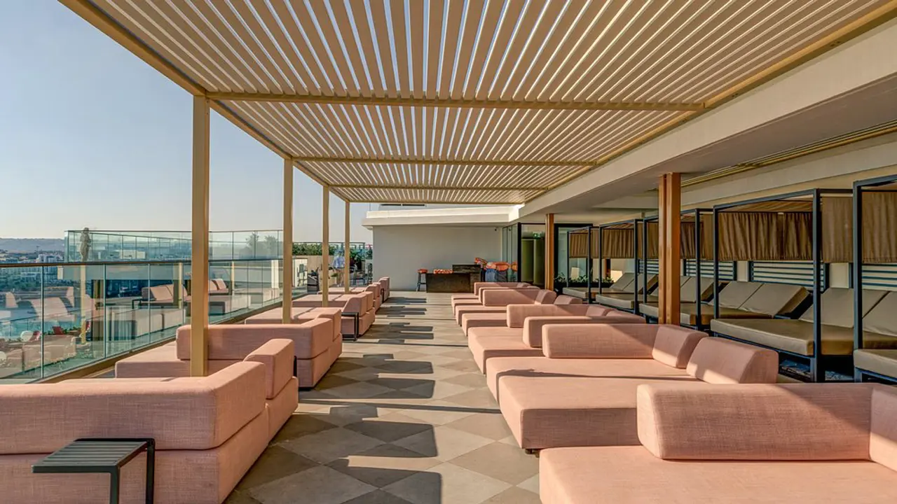 X ODYCY Hotel, Qawra, Terrace