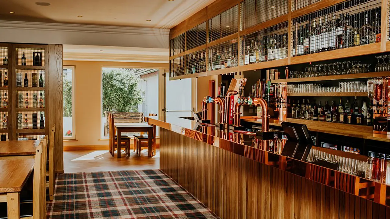 The Dark Island Hotel, Benbecula, bar