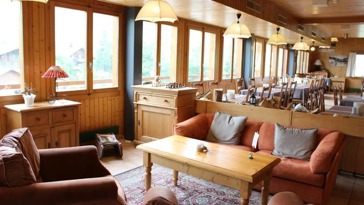 Hotel Roc Et Neige, Chateau D'oex, Lounge And Dining