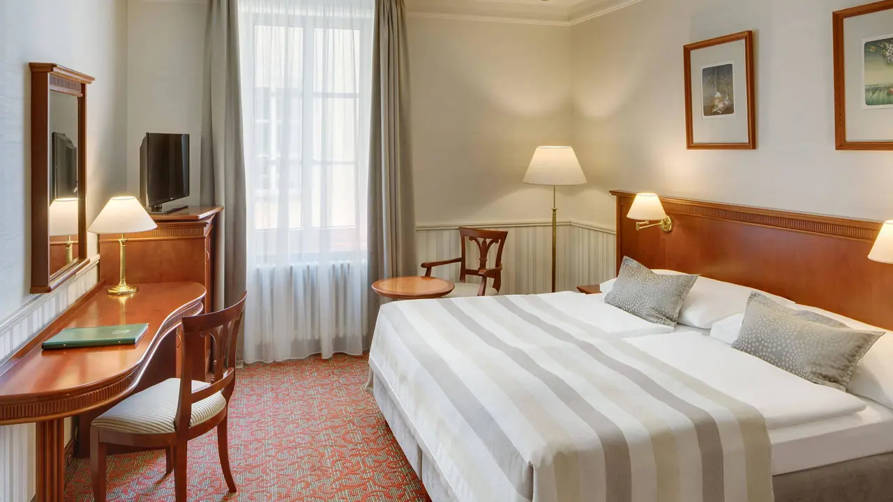 Adria Hotel, Prague, bedroom