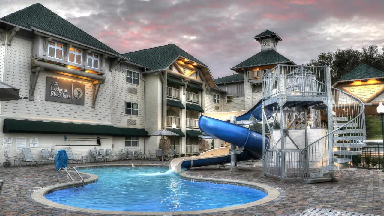 The Lodge at Five Oaks, Sevierville, pool
