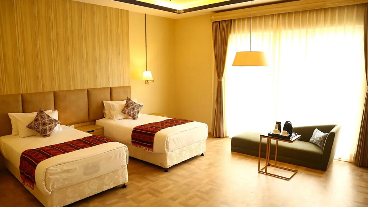 Hotel Kaachi Grand, Paro, bedroom