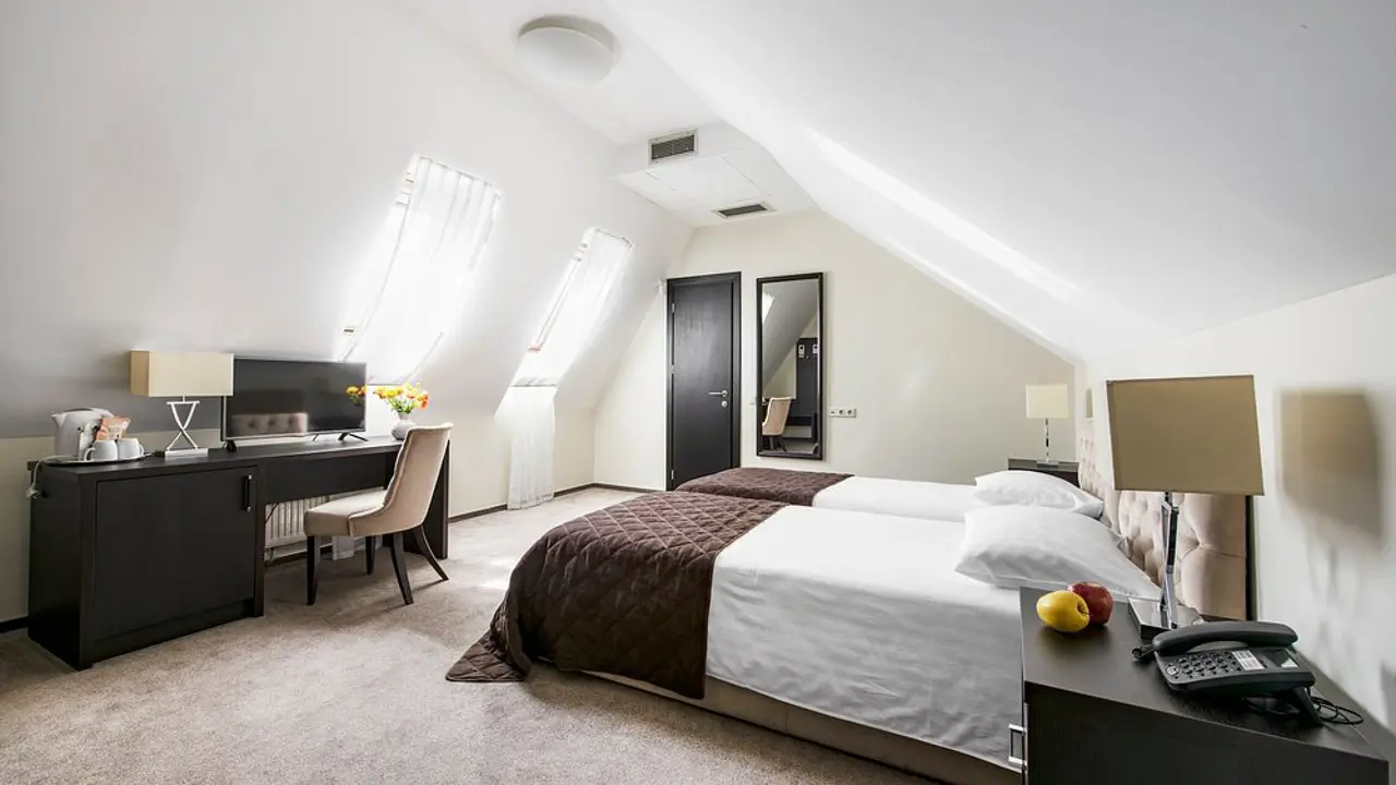 Amberton Cathedral Square Hotel, Vilnius, bedroom